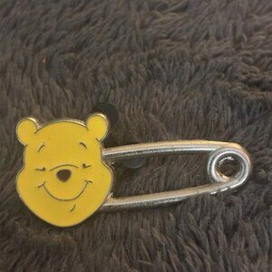 Rare Disney Trading Pin 113096  -Winnie the Pooh Face Safety Pin -HKDL 2015